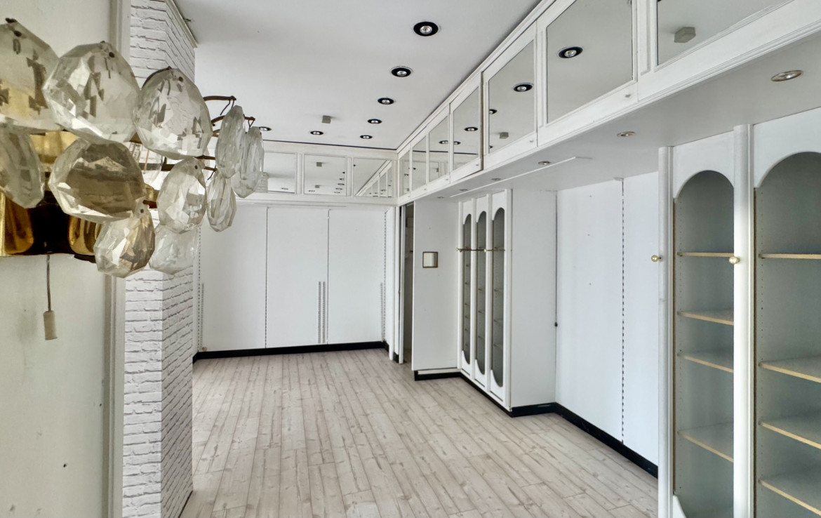 Altbau: EG Gewerbe