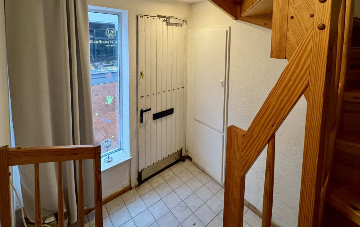 Altbau: Whg. 1/ EG Treppenhaus