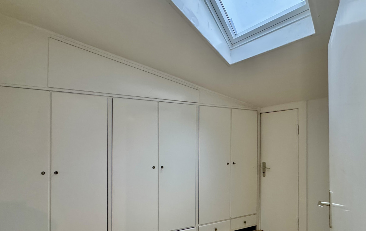Altbau: Whg. 1/ DG: Flur