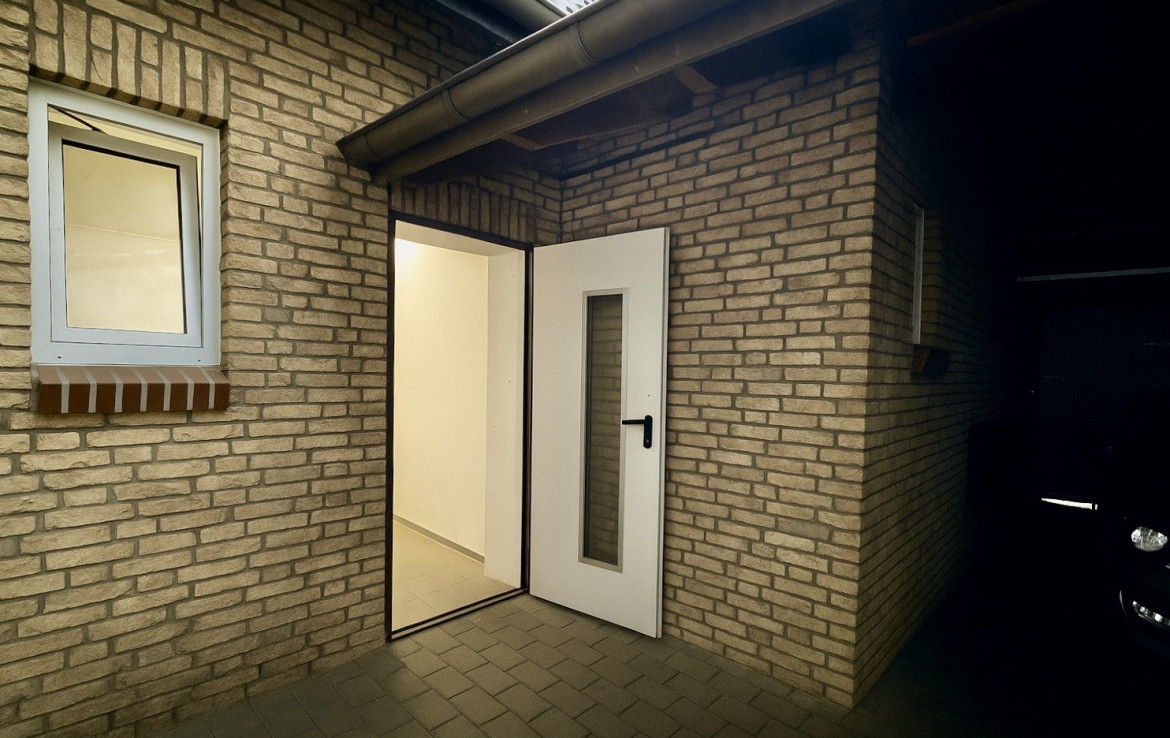 Zugang Abstellraum Hinterhof
