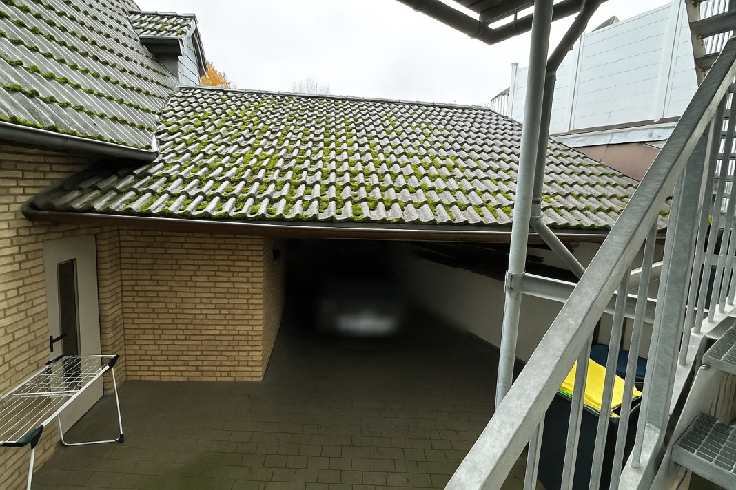 Hinterhof & Garage