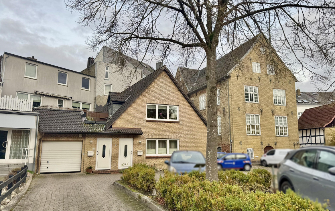 Neubau & Garage