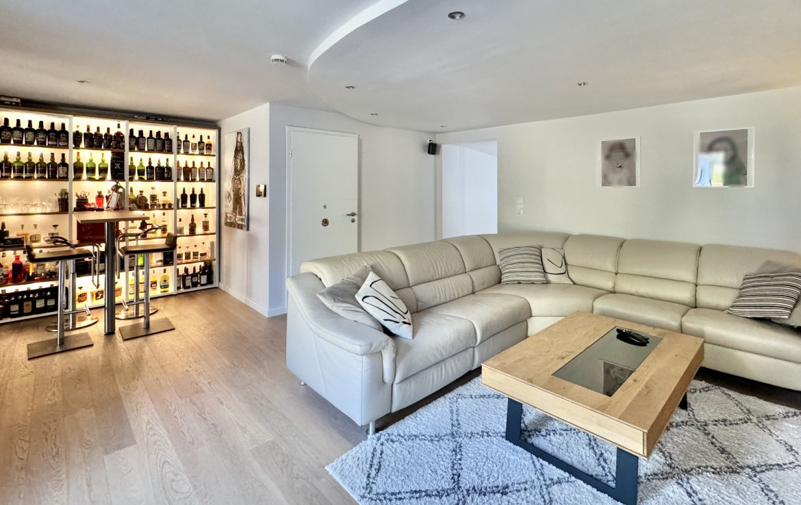 Wohnzimmer & Bar