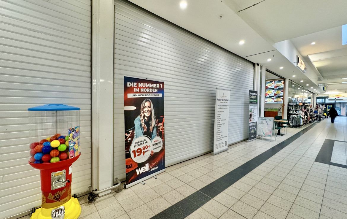 Rolltor 2 zur Mall