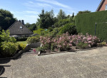 Terrasse und Weg zum Garten