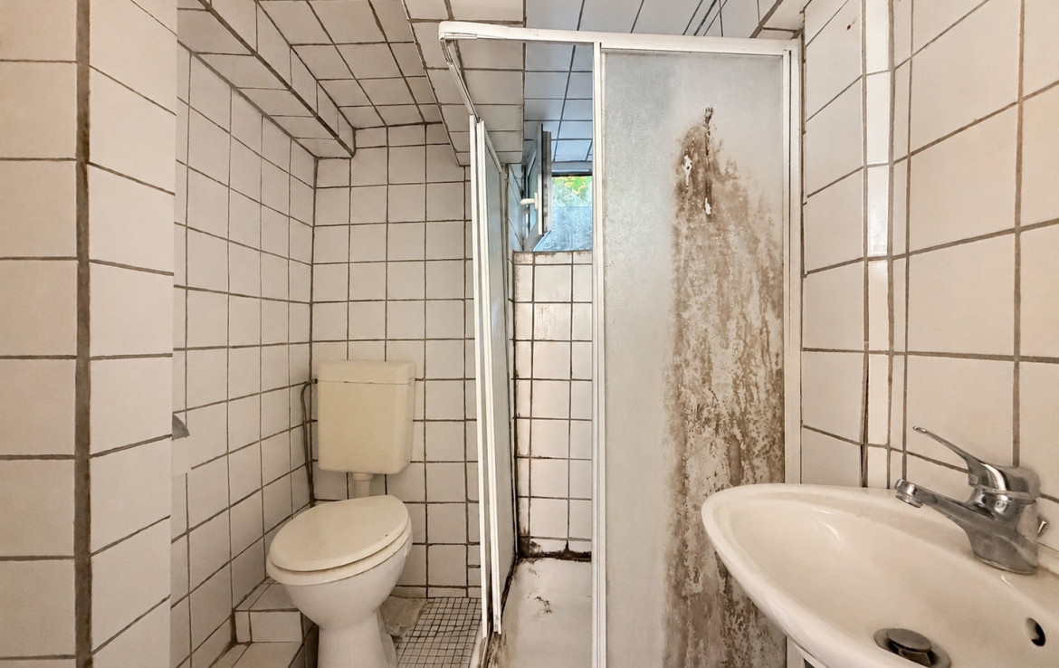 Duschbad im Erdgeschoss nebst WC