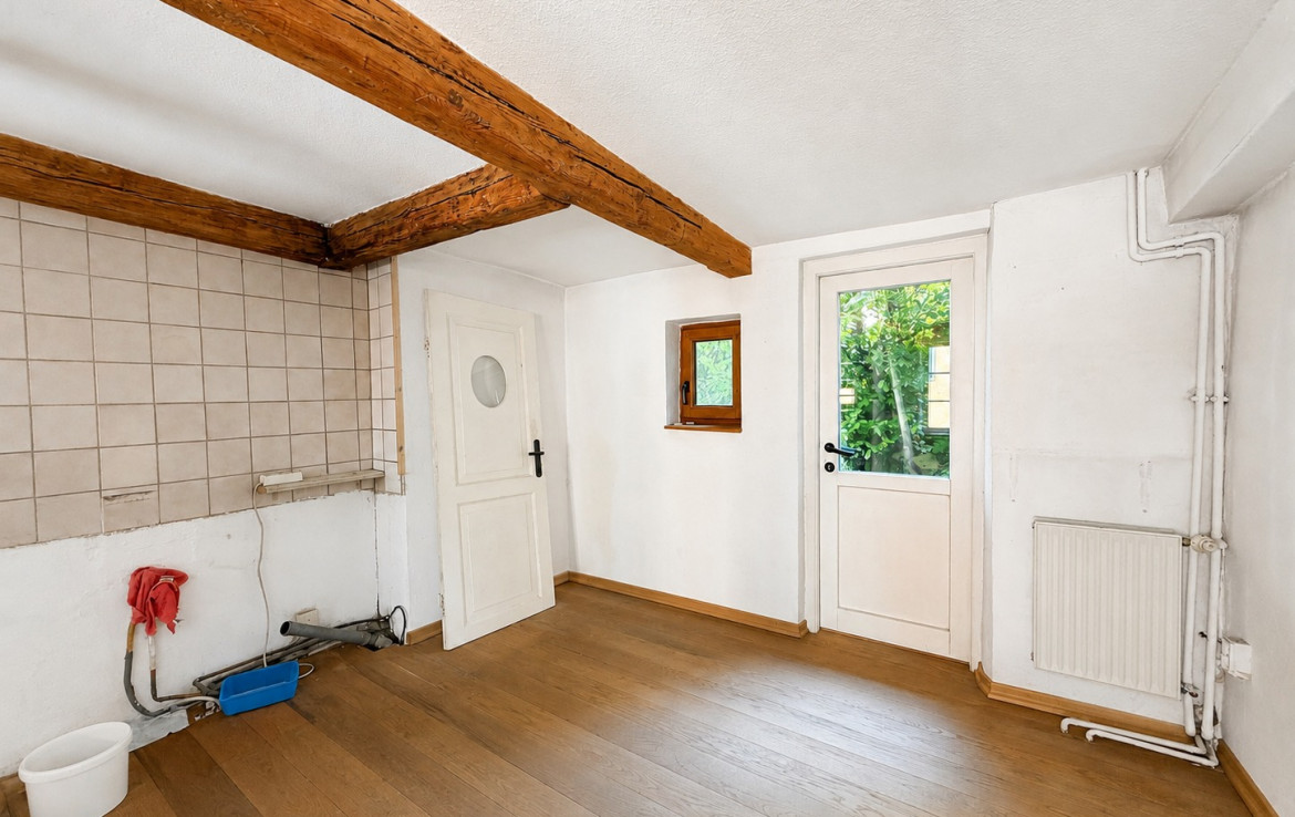 Küche und Tür zum Garten